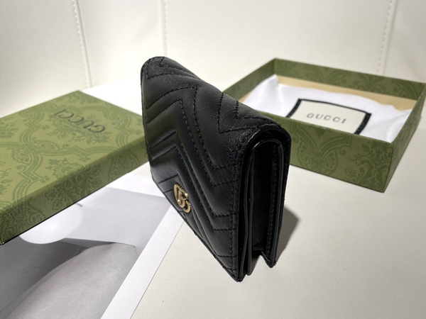 グッチ財布コピー着用イメージ